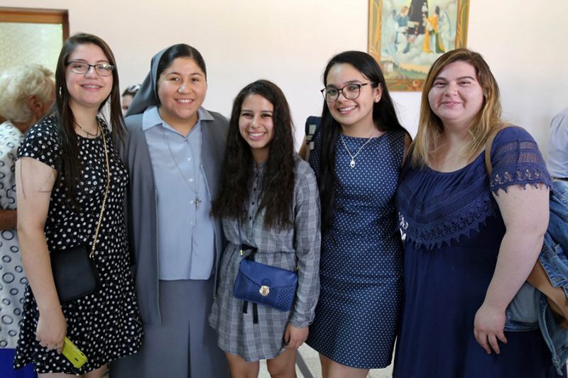 Hijas de María Auxiliadora celebraron fiesta de San Francisco de Sales junto a monseñor Lorenzelli