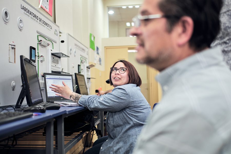 Capacitación docentes técnico profesional: Una actualización a nuevas tecnologías