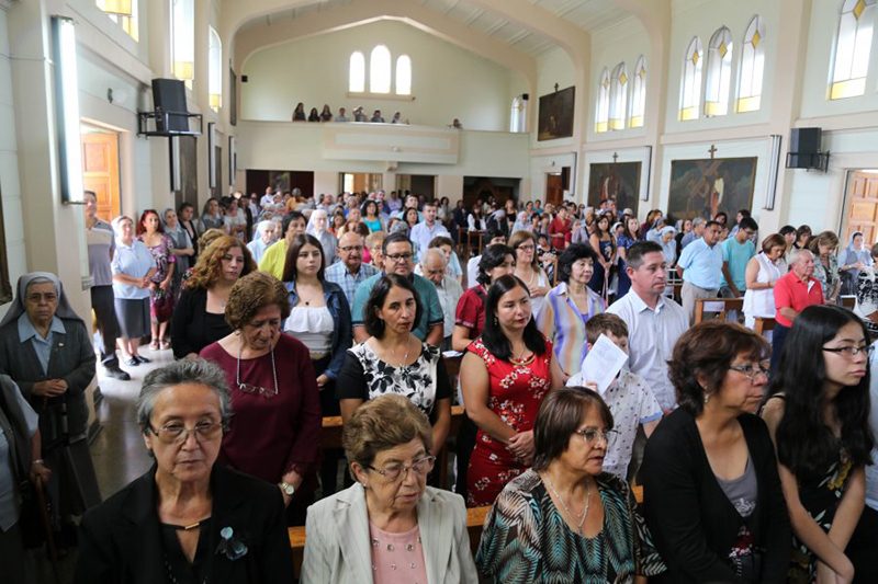 Hijas de María Auxiliadora celebraron fiesta de San Francisco de Sales junto a monseñor Lorenzelli