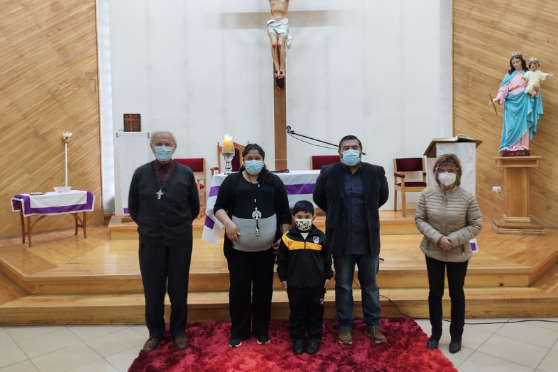 Bendición a padres y alumnos nuevos en Liceo San José