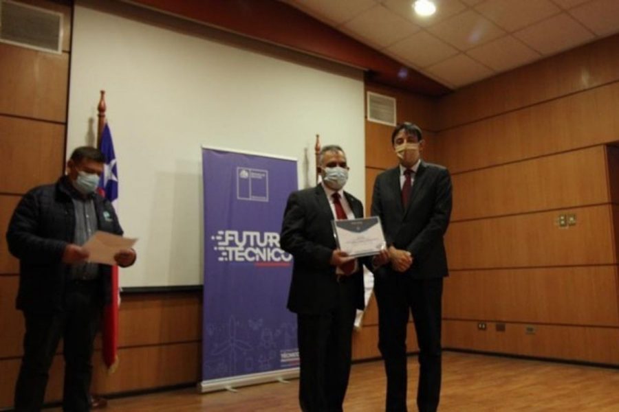 Educadores de Salesianos Alameda reciben certificación Mineduc