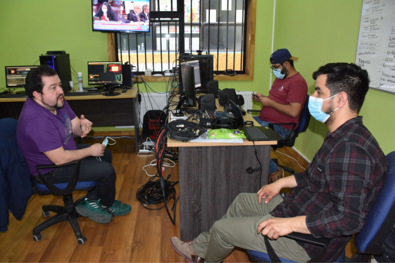 Centro Multimedial Caetera Tolle visita Salesianos TV de Liceo Monseñor Fagnano de Puerto Natales