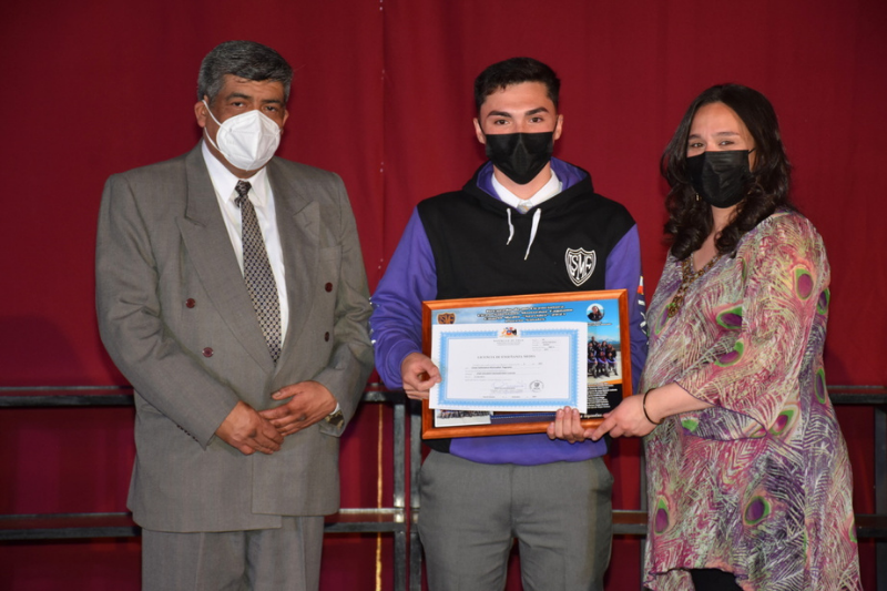 Licenciatura cuartos medios Liceo Monseñor Fagnano de Puerto Natales