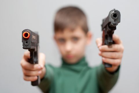 Narcocultura: Armas de juguete y otras que disparan