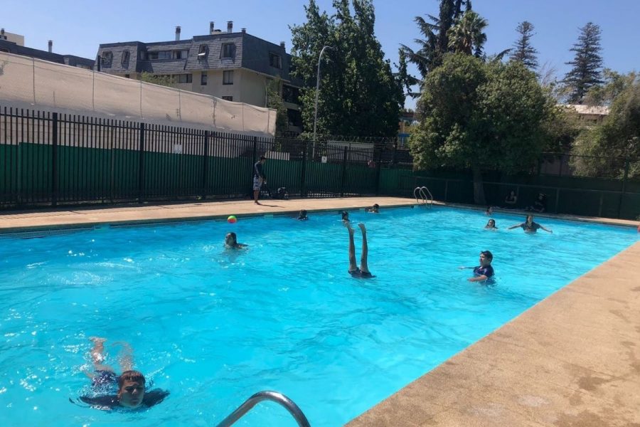 Alianza FDB y PSJ: jóvenes disfrutan de vacaciones en piscina