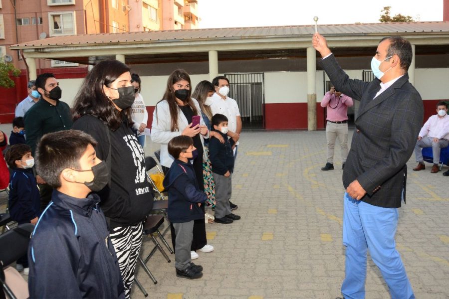 Ceremonia de bendición a nuevos estudiantes en el LAB