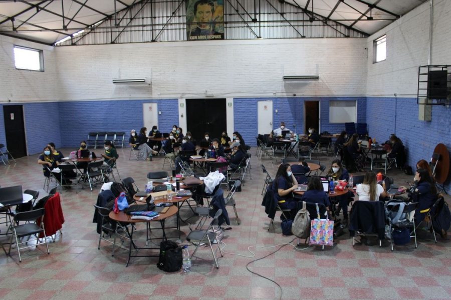 Asistentes y educadores de Zona Sur de Santiago potencian conocimientos sobre libro digital