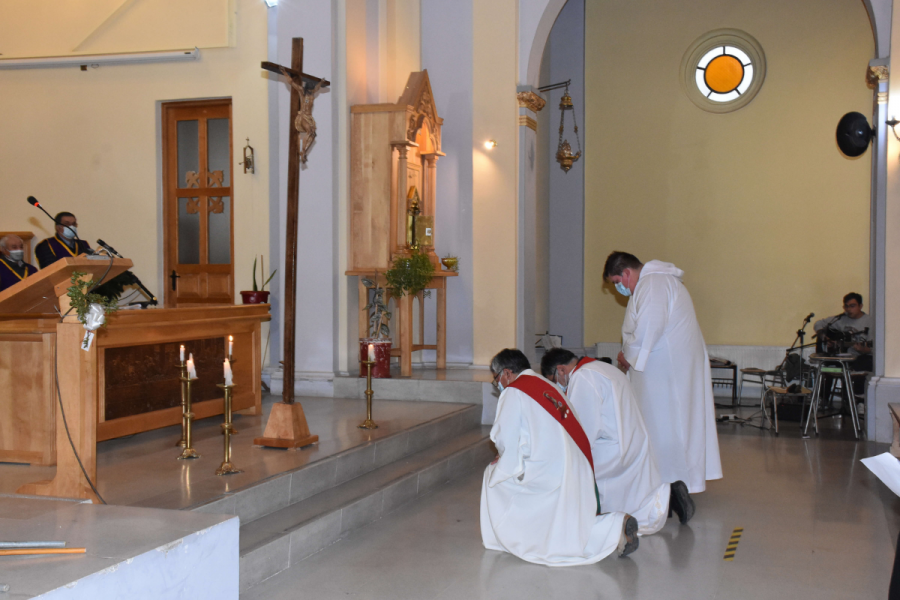 Semana Santa en liceo Monseñor Fagnano y parroquia María Auxiliadora de Puerto Natales