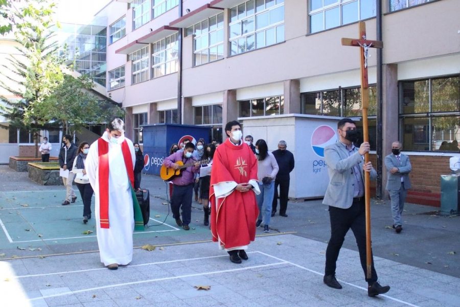 Educadores vivieron Vía Crucis en Salesianos Concepción