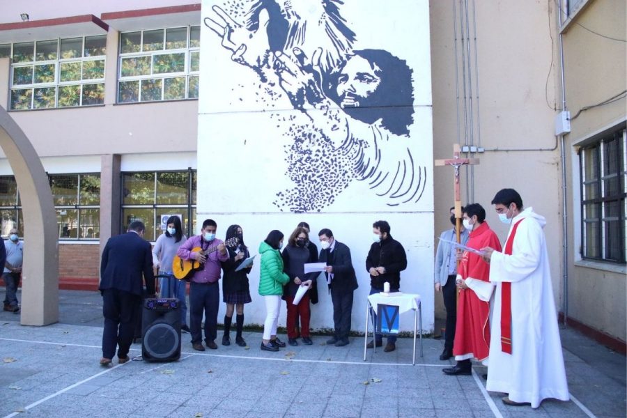 Educadores vivieron Vía Crucis en Salesianos Concepción