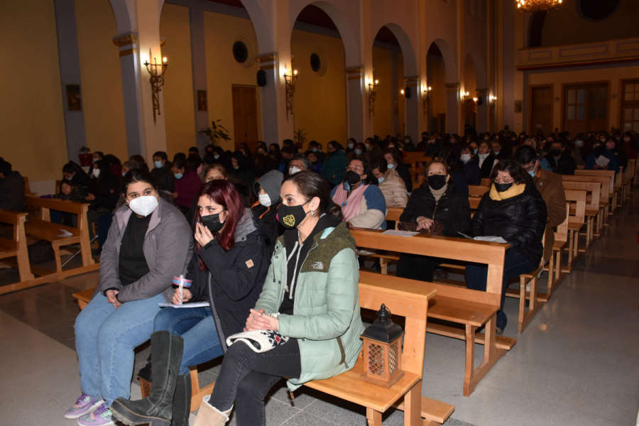 Familia Salesiana de Puerto Natales celebró a María Auxiliadora