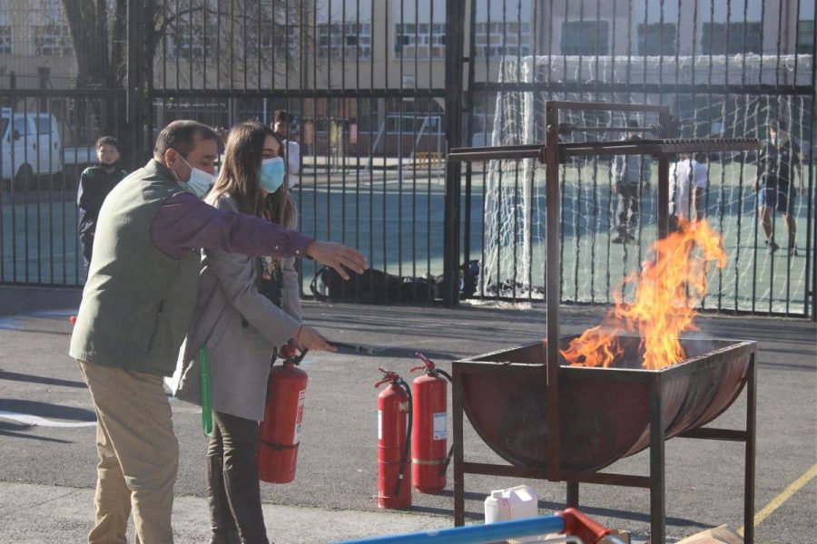 Integrantes de Salesianos Concepción reciben capacitación contra incendios