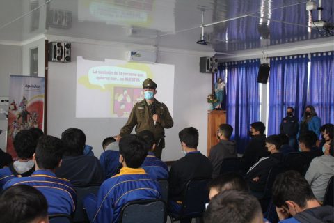 SENDA y Carabineros realizaron conversatorio para estudiantes de Salesianos Iquique