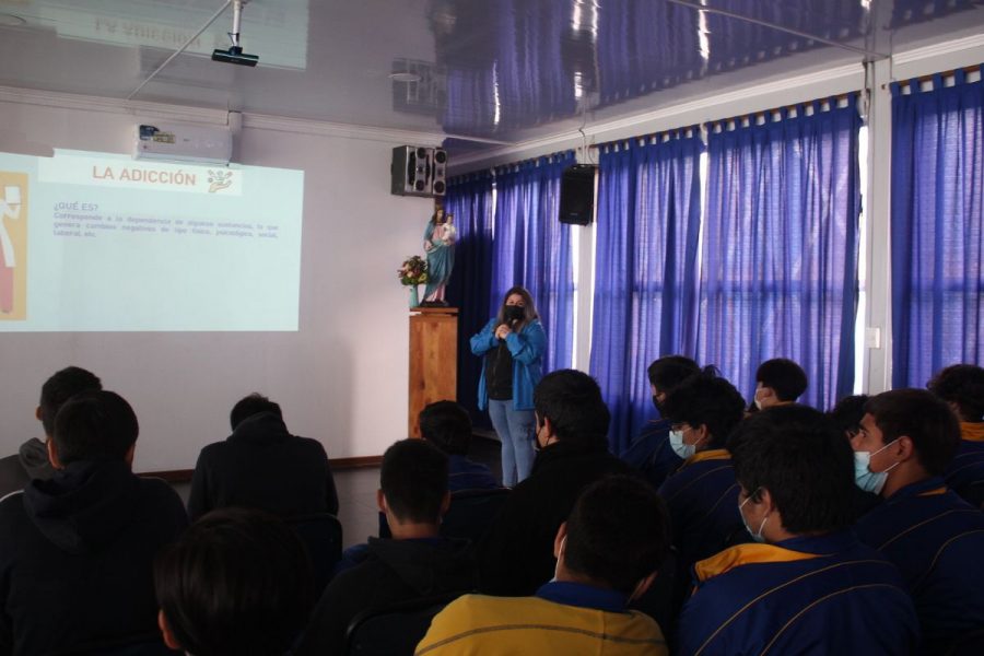 SENDA y Carabineros realizaron conversatorio para estudiantes de Salesianos Iquique