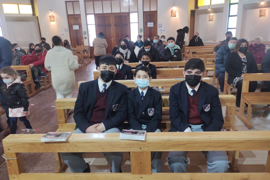 Primeras comuniones en Liceo San José de Punta Arenas