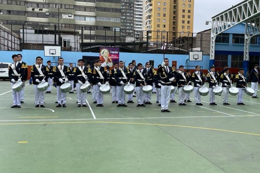 Salesianos Iquique conmemora 125 años con masivo desfile