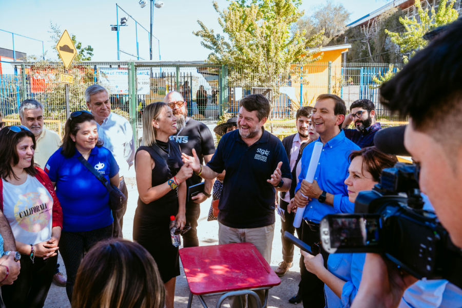 Gobernador de Santiago visita sector que albergará nuevo Patio Don Bosco