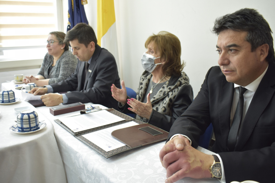 Encuentro de filosofía política en Liceo San José de Punta Arenas