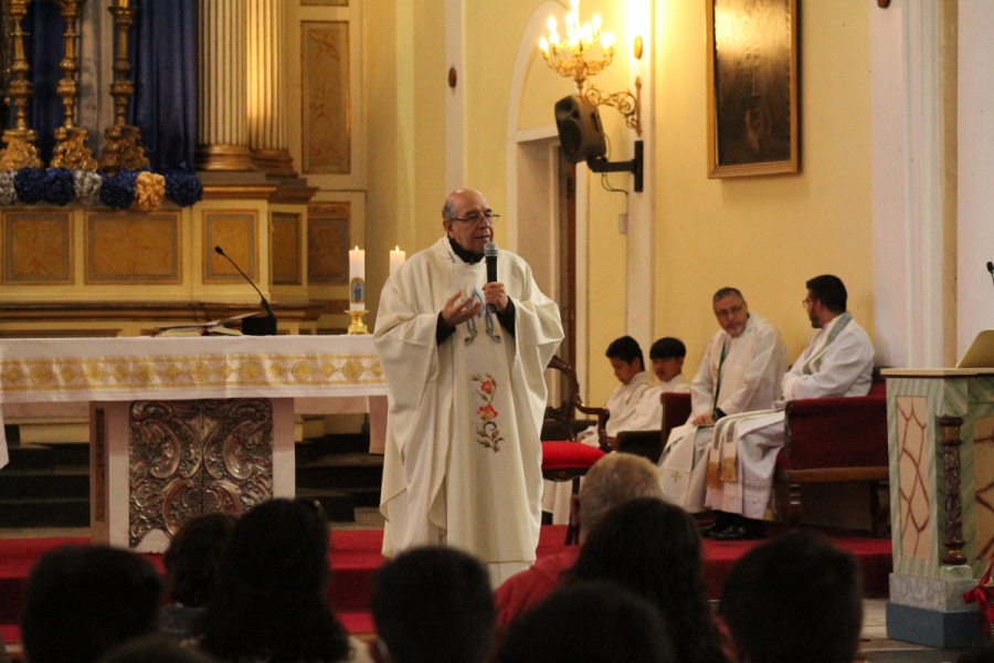 Salesianos Copiapó participa en Novena a Virgen del Rosario