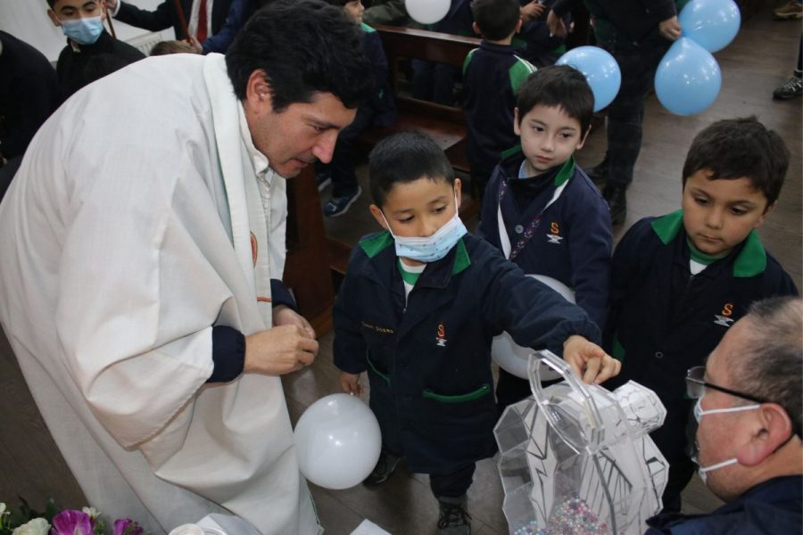 Salesianos Concepción recibió imagen de la Virgen Peregrina