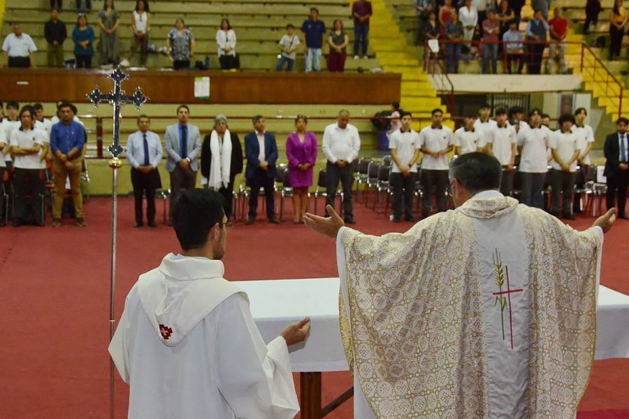 Salesianos Alameda despidió con eucaristía a estudiantes