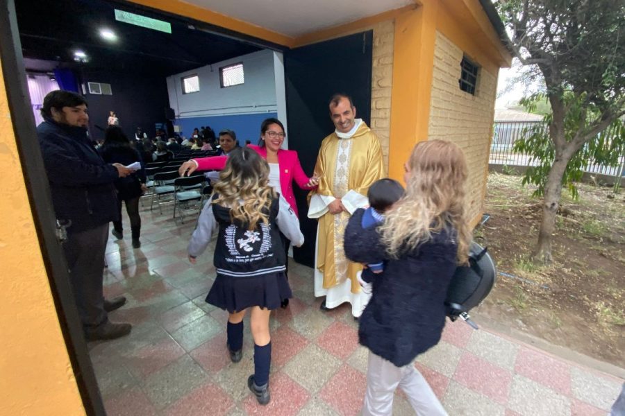 Colegio Domingo Savio despide a estudiantes de cuarto medio