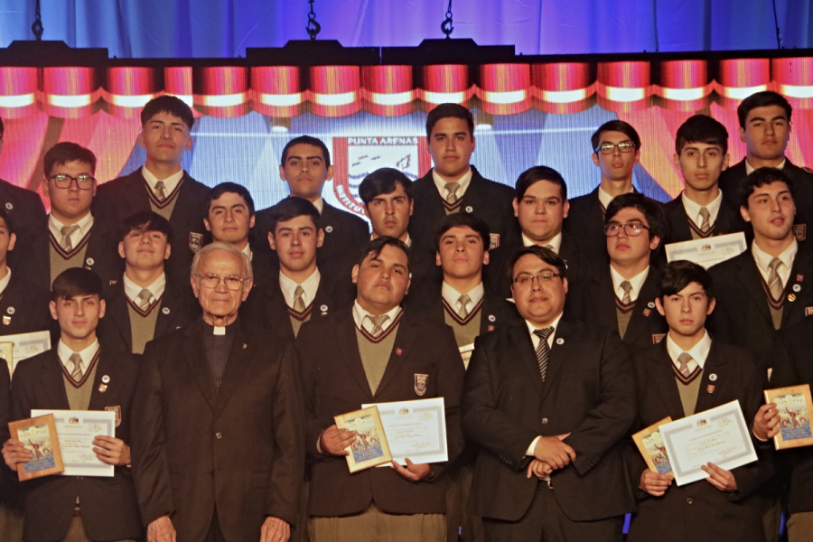 Licenciatura cuartos medios Instituto Don Bosco Punta Arenas