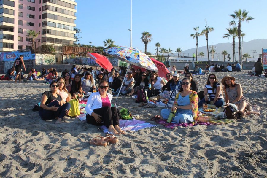 Presencia Salesiana de Tarapacá compartió desayuno en playa de Iquique