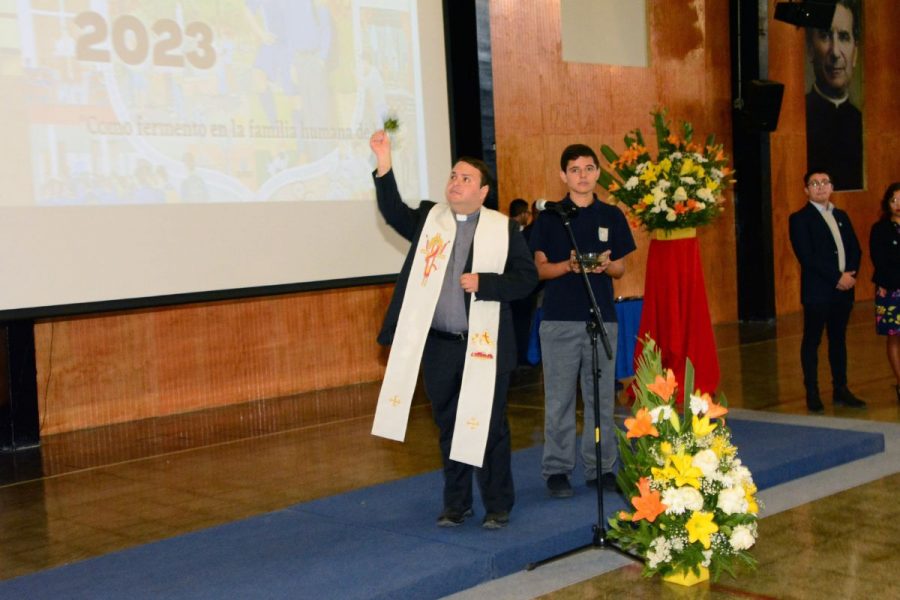 LAB: inauguración de gimnasio e imposición de piocha institucional