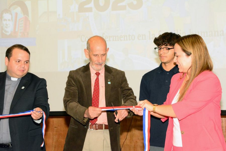 LAB: inauguración de gimnasio e imposición de piocha institucional