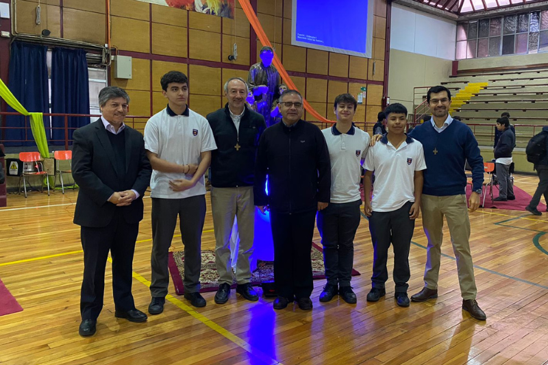 P. Gabriel Romero visitó Centro Educativo Salesianos Alameda