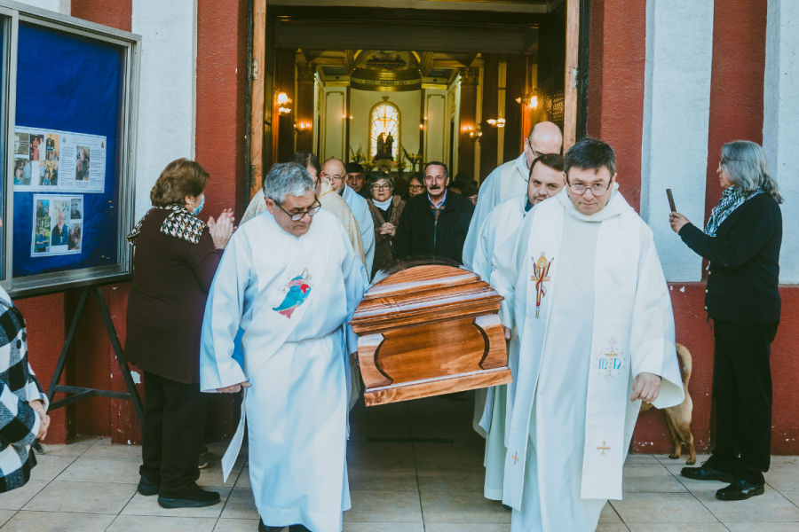 P. Juan Vecchi: buscar, servir a Dios y hacer Eucaristía