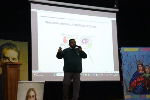 Escuela para Padres en Salesianos Linares