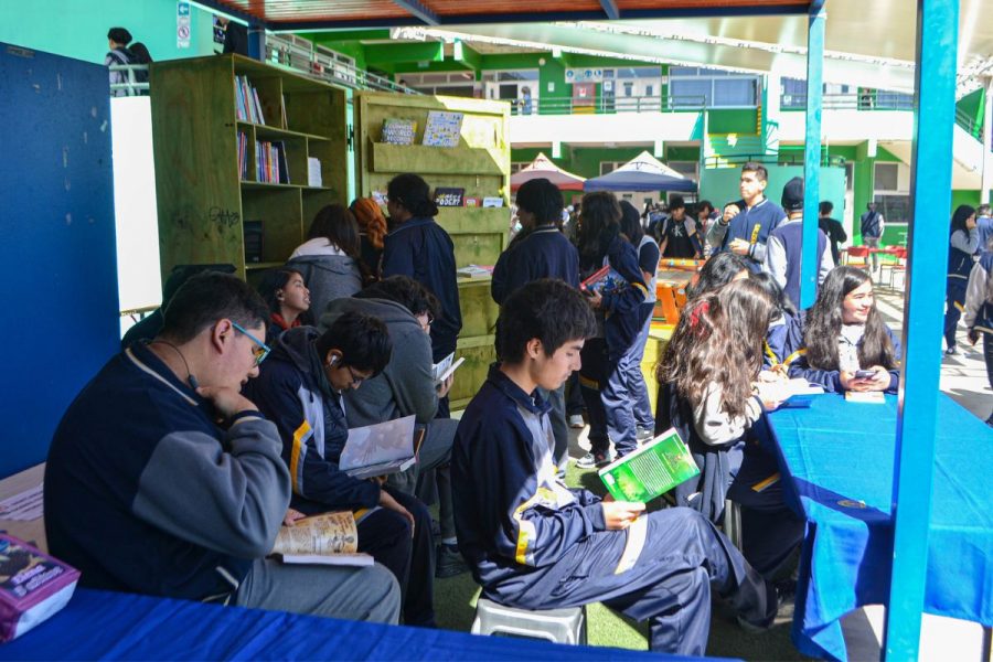 Salesianos Alto Hospicio inaugura la ‘Biblioteca en el Patio’