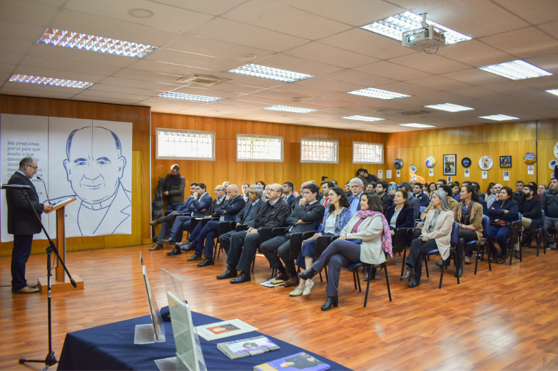 UCSH presenta Archivo Digital Patrimonial Cardenal Silva Henríquez