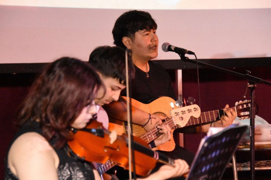 Liceo Monseñor Fagnano celebró con concierto binacional el ‘Día de la Música Chilena’