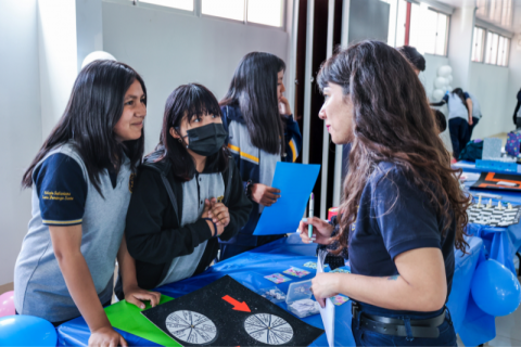 Feria algebraica en Salesianos Alto Hospicio