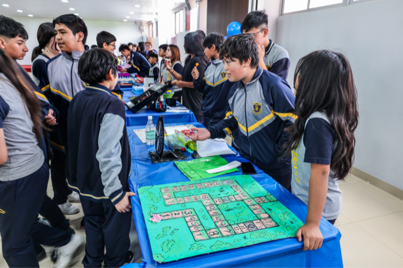 Feria algebraica en Salesianos Alto Hospicio