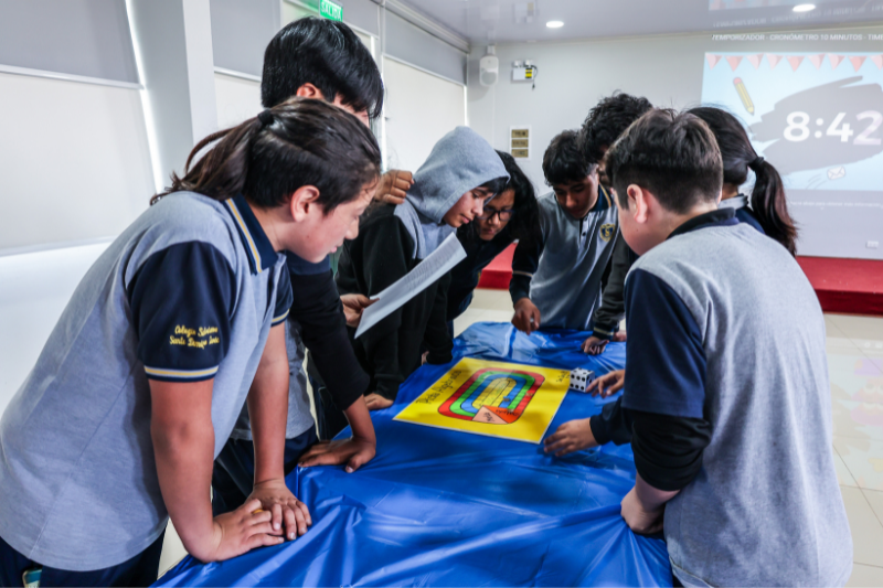 Feria algebraica en Salesianos Alto Hospicio