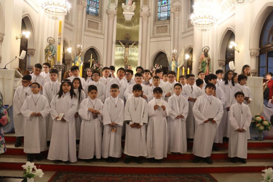 Estudiantes del Instituto Don Bosco viven Primera Comunión