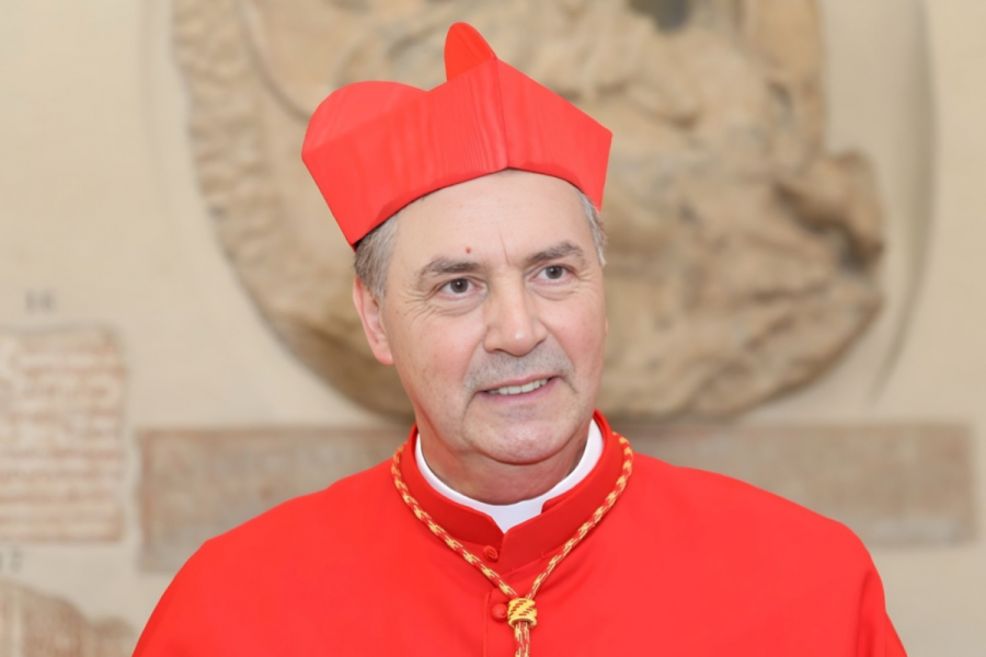 Vestir de rojo escarlata para servir como Jesús