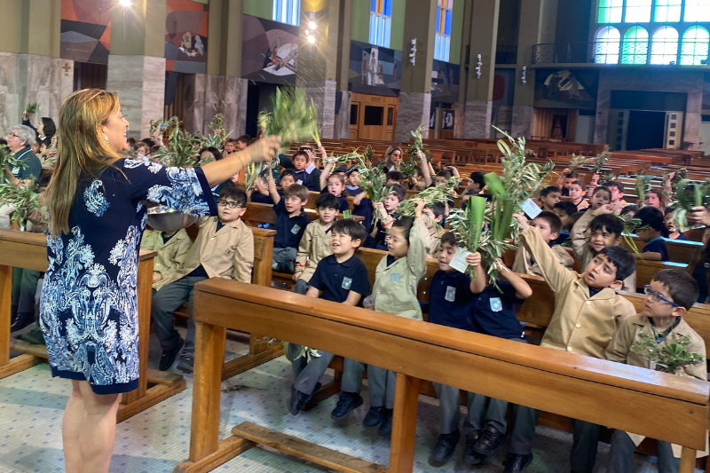 Celebración de Semana Santa en San Ramón y La Cisterna