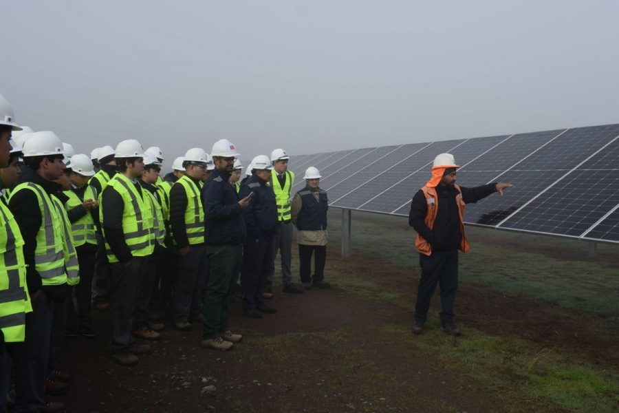 Salesianos Talca promueve energías renovables en visita a Planta Solek